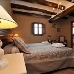 Bed & Breakfast Els Canterers 3*